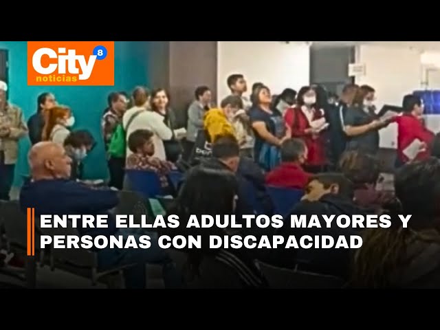 Más de 100 personas esperaron más de 8 horas para la entrega de sus medicamentos