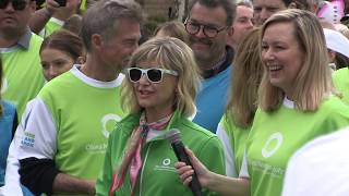 &#39;Olivia Newton-John cuts ribbon to kick start Melbourne charity walk&#39; 16/9/18