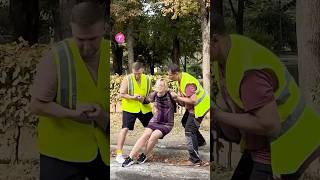 Unexpected Heroes: Movers Help Pregnant Woman in Distress #shorts