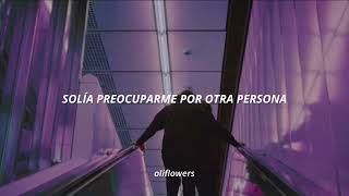 Download lagu The Neighbourhood - Coming Right Back (Español) mp3