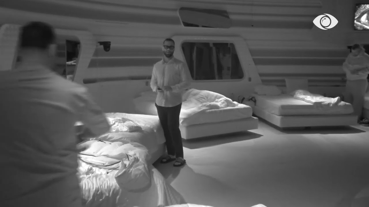 “E hodhe poshtë se tha Selin është…”/ Stenaldo i flet Mirit, banori largohet nga krevati me Rogertin