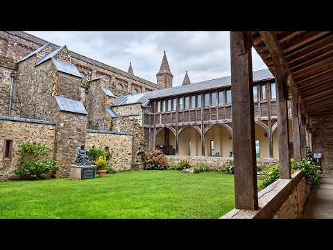 St Davids City Walk | Britain's Smallest City