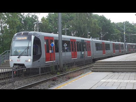 RET Metro 2*Type HSG3 op station Leidschendam-Voorburg