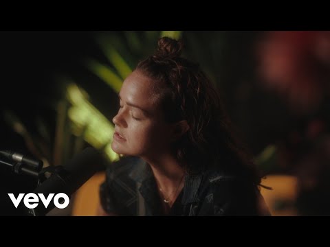 Winnie Raeder - I Never Danced (Live from London)