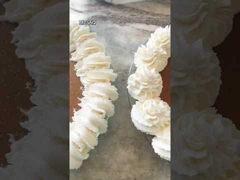 Easy and simple way of piping Whipped cream on Pies 🥧 #foryou #baking #piping #shorts #relaxing#fyp