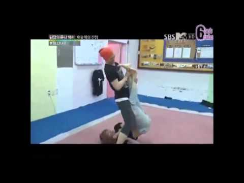 Teen Top - Niel Punching Cap's.....