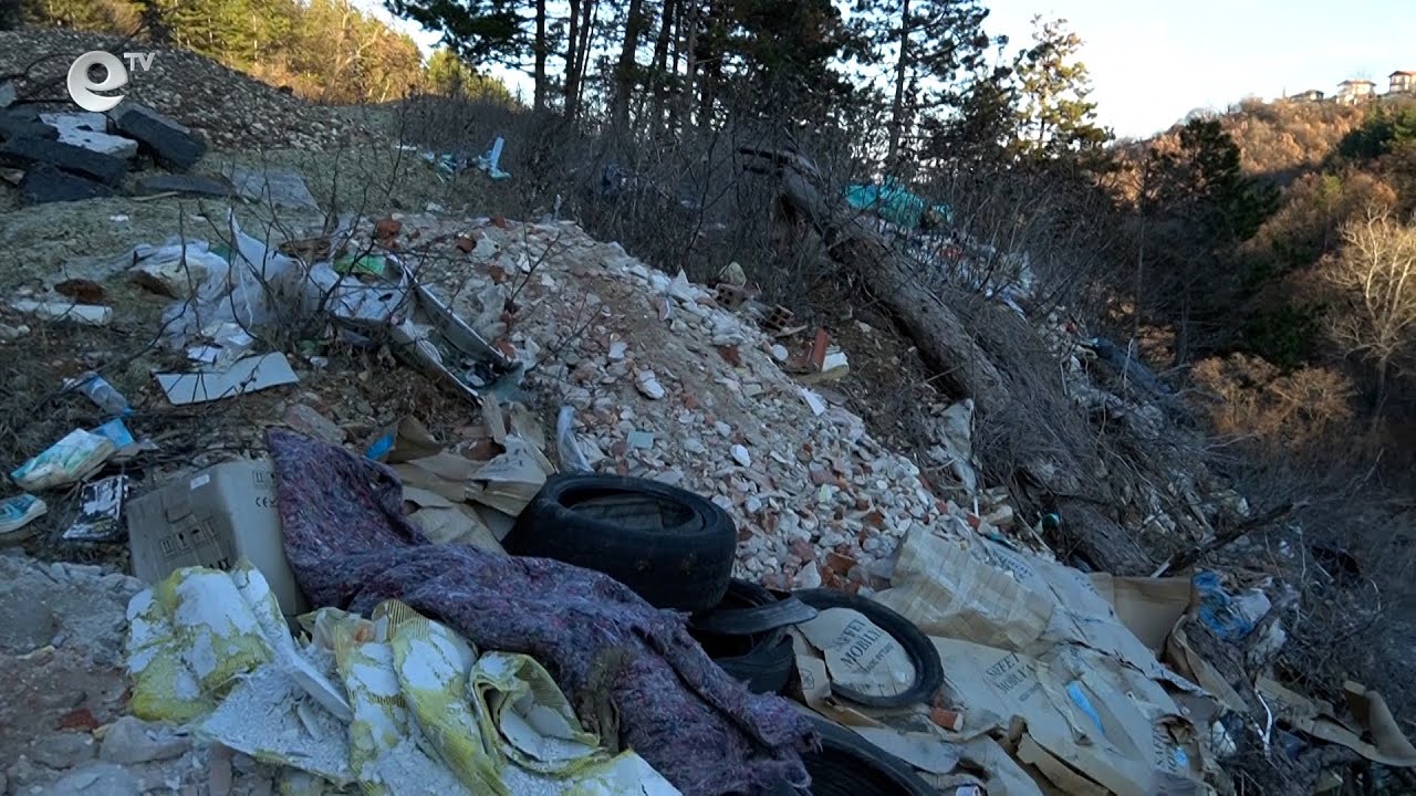 Нерегламентирано сметище замърсява гориста местност в Кърджали