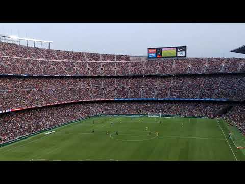 Mexican Wave at Camp Nou (Barcelona vs Arsenal)