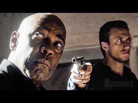 Denzel riduce in poltiglia 12 mafiosi | The Equalizer 3 | Clip in Italiano