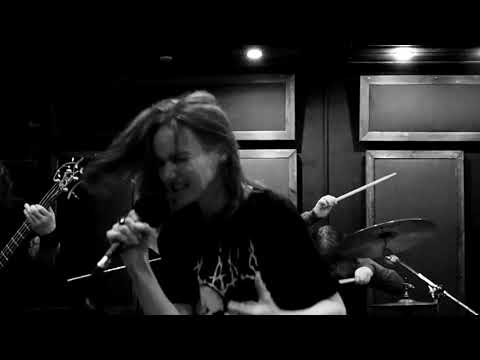 MORTAL DISMAY - Persecutor (OFFICIAL MUSIC VIDEO)