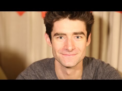 20 Questions in 2 Minutes with Waitress the Musical Star Drew Gehling