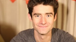 20 Questions in 2 Minutes with Waitress the Musical Star Drew Gehling