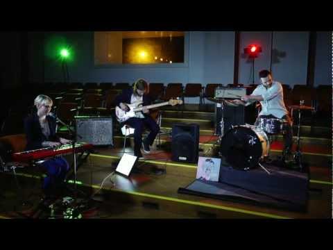 Evelinn Trouble - «Flowing» im musicLAB | SRF