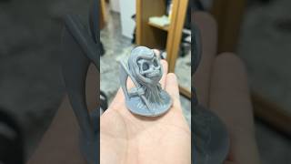 Pra primeira impressão de resina, até que não ficou ruim kkkkkkObrigado @Elegoo 3D 💜💜