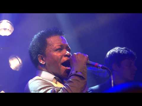 Thumbnail for Lee Fields & The Expression - Honey Dove (Live @ Le Trabendo, Paris) [2012-10-27] by Lee Fields