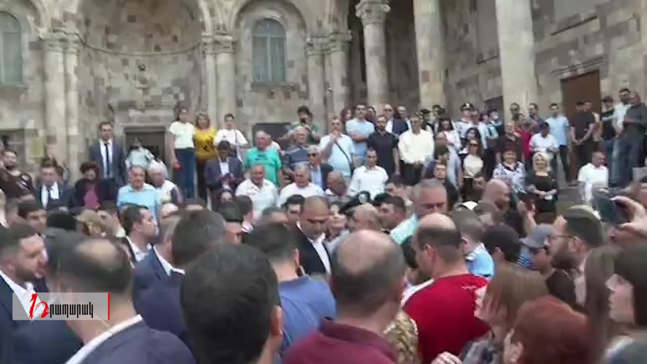 Վանաձորում անգամ թափառաշրջիկներին են համոզել-տարել ցույցի