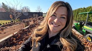 Strawberry Raised Bed Overhaul & Climbing Rose Maintenance! 🍓💪🌹 // Garden Answer