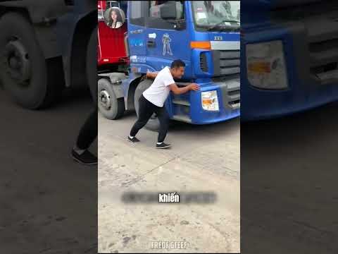 Bí Mật Chai Nhựa Cứu Nguy Cho Xe Tải Lúc Hết Dầu!