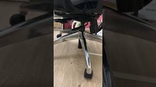 Fw: [ＸＤ] 買到椅王求助??!!