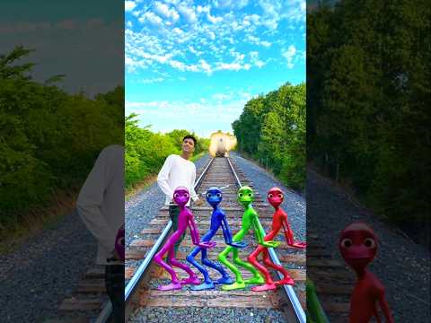 equal dame tu cosita 4 different colors alien dance vs red colour Pac-Man & train driver tom #funn