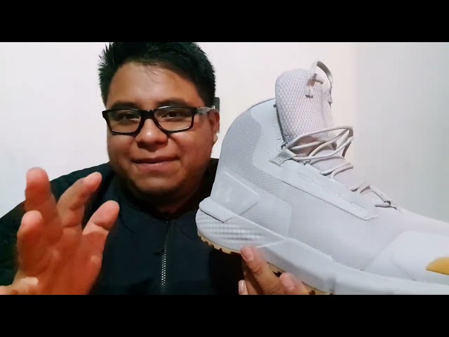 Vídeo relacionado con Under Armour UA Charged Valsetz Mid Zapatos tácticos para hombre, cómodas y duraderas botas de montaña, color negro/negro/gris azabache