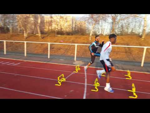 FOOTBALLEURS Sinan  21ans D3 Truc Club: Eyüpspor (Turquie)  Hophni 19 ans Club : Tours Cat : Senior