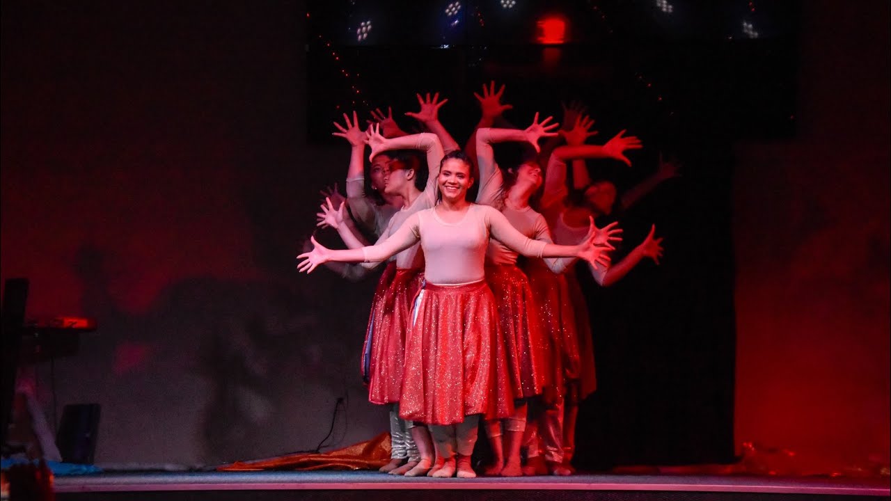 Ministério de Dança Freedom - coração do pai + vem me buscar + Além do rio azul