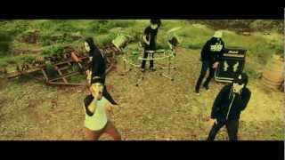 Hollywood Undead - Comin&#39; In Hot (Official Music Video)