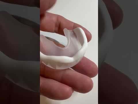 ~子甄彣璟~專業運動牙套 護齒 牙托 食品級 EVA 運動防護 獠牙吸血鬼牙套 籃球 拳擊 格鬥護齒 防撞耐磨