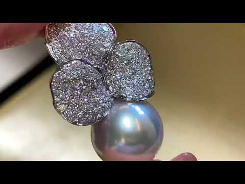 13.0-14.0MM WHITE SOUTH SEA PEARL & DIAMOND & 18K GOLD PENDANT. Go to party 🎉🎁✈️