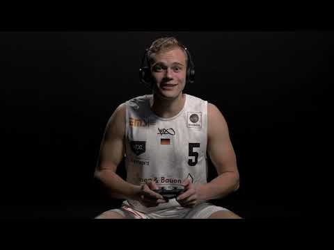 #StayAtHomePlayAtHome  Wir bleiben Zuhause!