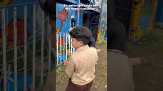 Download lagu Creepy Sister and Brother Entering a Haunted House mp3 Download lagu Creepy Sister and Brother Entering a Haunted House mp3