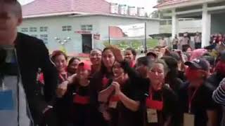 Download lagu PASHA UNGU FT FLADICA - SAMPESUVU ROA LIVE LaPuan kelas III PALU mp3 Download lagu PASHA UNGU FT FLADICA - SAMPESUVU ROA LIVE LaPuan kelas III PALU mp3