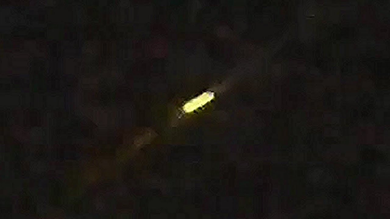Fast moving cylindrical UFO was filmed over Kentucky.