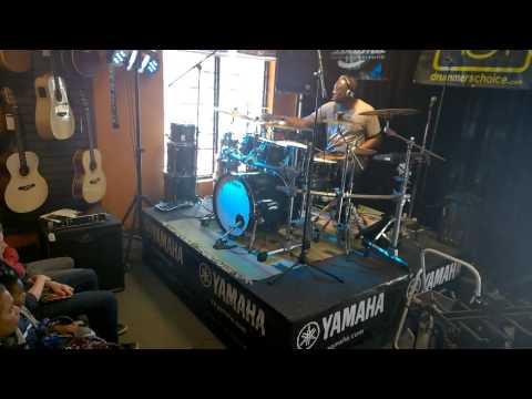 Larnell Lewis Yamaha Live Custom Drums 04.26.2014