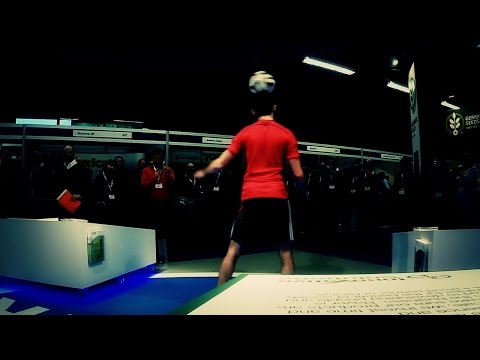 Jamie MacDonald - LIVE Football Freestyle