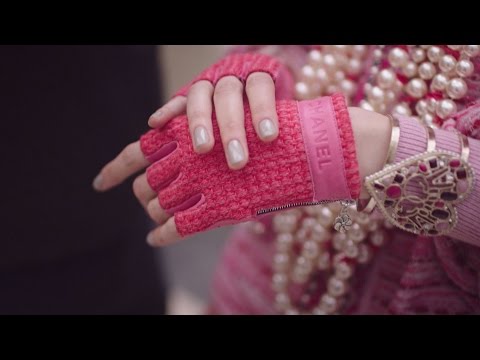 Accessories of the Fall-Winter 2016/17 Ready-to-Wear Collection – CHANEL Shows