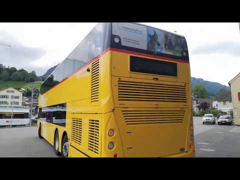 Huskystuff auf dem Postauto