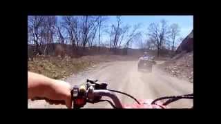 preview picture of video 'Honda 400EX and Yamaha Bear Tracker 250 trail riding Cawood, KY'