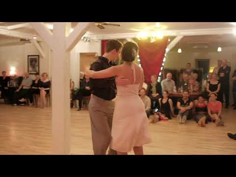 Show Berna & Rasmus, music: Luis Fonsi & Daddy Yankee - Despacito