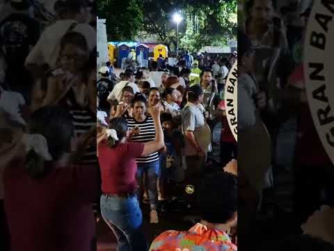 Celosa y Guapa ~ Gran Banda La Valerosa De Mompox #tradicionesdemipueblonatal #porrosbonitos #porros