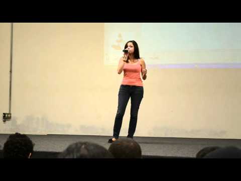 EAR 2012 Animekê - Luiza cantando Fake Wings (Hack//SIGN)