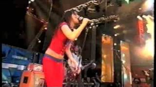 Juliette and the Licks - Love to Kill (1x3)