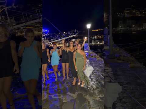 Wildin in Mykonos 💃🏽💃🏽💃🏽