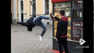 faze tari deschide capacul cu piciorul