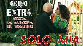 Kadr z teledysku Solo Mía tekst piosenki Grupo Extra