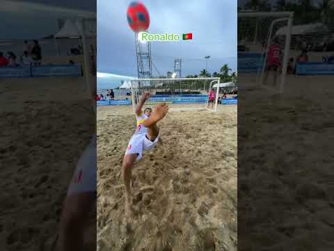 Who have better bicycle kick ?) 😁 #football #slowmo #messi #ronaldo #lewandowski #bicicleta