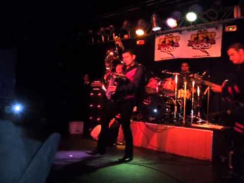 Noel Torres empinandose la Bukana (Noas 2.25.12)