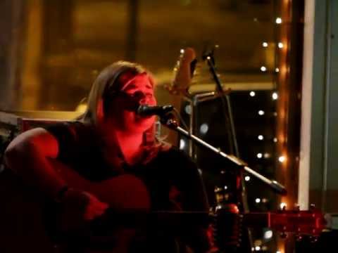 Emily Wallace performing Sweet Lorraine