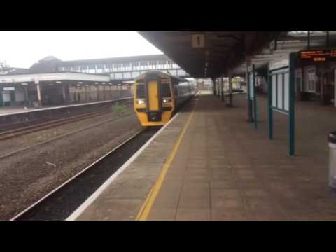 158839 Passes P1 at Rhyl (Flintshire) Friday 20.05.2016